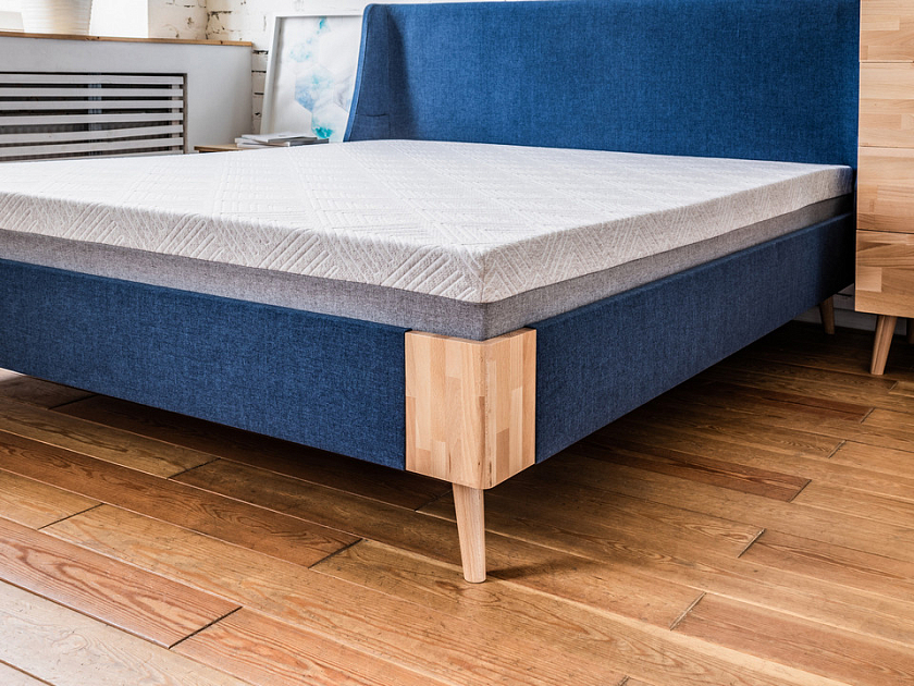 Кровать Lagom Side Soft 200x190 Ткань/Массив (бук) Лама Индиго/Масло-воск Natura (Бук) - Оригинальная кровать в обивке из мебельной ткани.